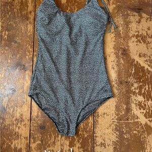 Elegant Ditsy Print One Piece Albion Fit Swimsuit